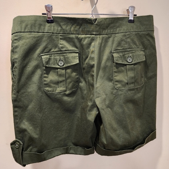SAG HARBOR Olive Green Women's Cotton Short size 14 - Picture 2 of 9